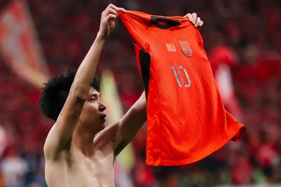 王鈺棟點(diǎn)殺巴林，18歲199天創(chuàng)國足世預(yù)賽最年輕進(jìn)球紀(jì)錄