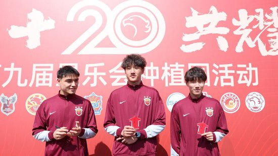 海港夏窗引援定調(diào)20歲生日:外援糾錯(cuò)+功勛換代 海港夏窗引援定調(diào)20歲生日:外援糾錯(cuò)+功勛換代