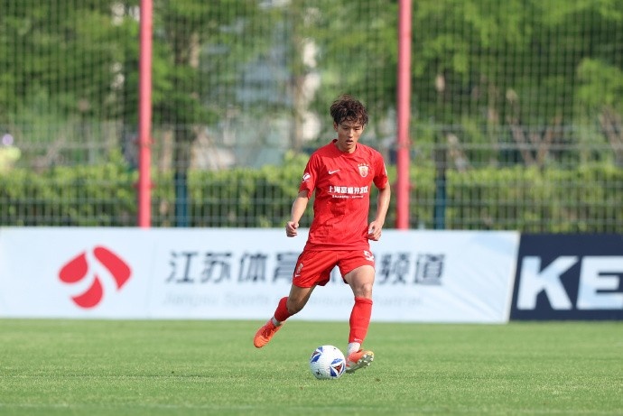 王逸偉貼地斬定勝局，上海海港富盛經開1-0蘭州隴原競技