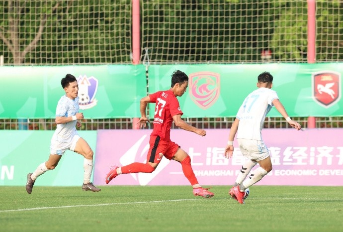 王逸偉貼地斬定勝局，上海海港富盛經開1-0蘭州隴原競技